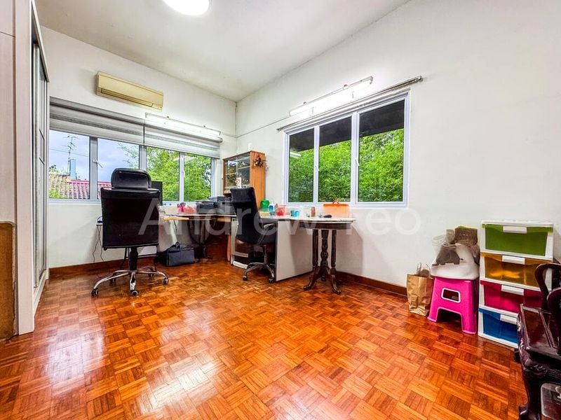 4 Bed Corner Terrace (Landed) for Sale in  Tai Hwan Garden - Image 4